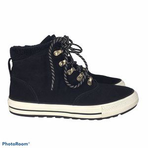 Converse 10M Women Fleece Lined Hightop Sneakers NEW